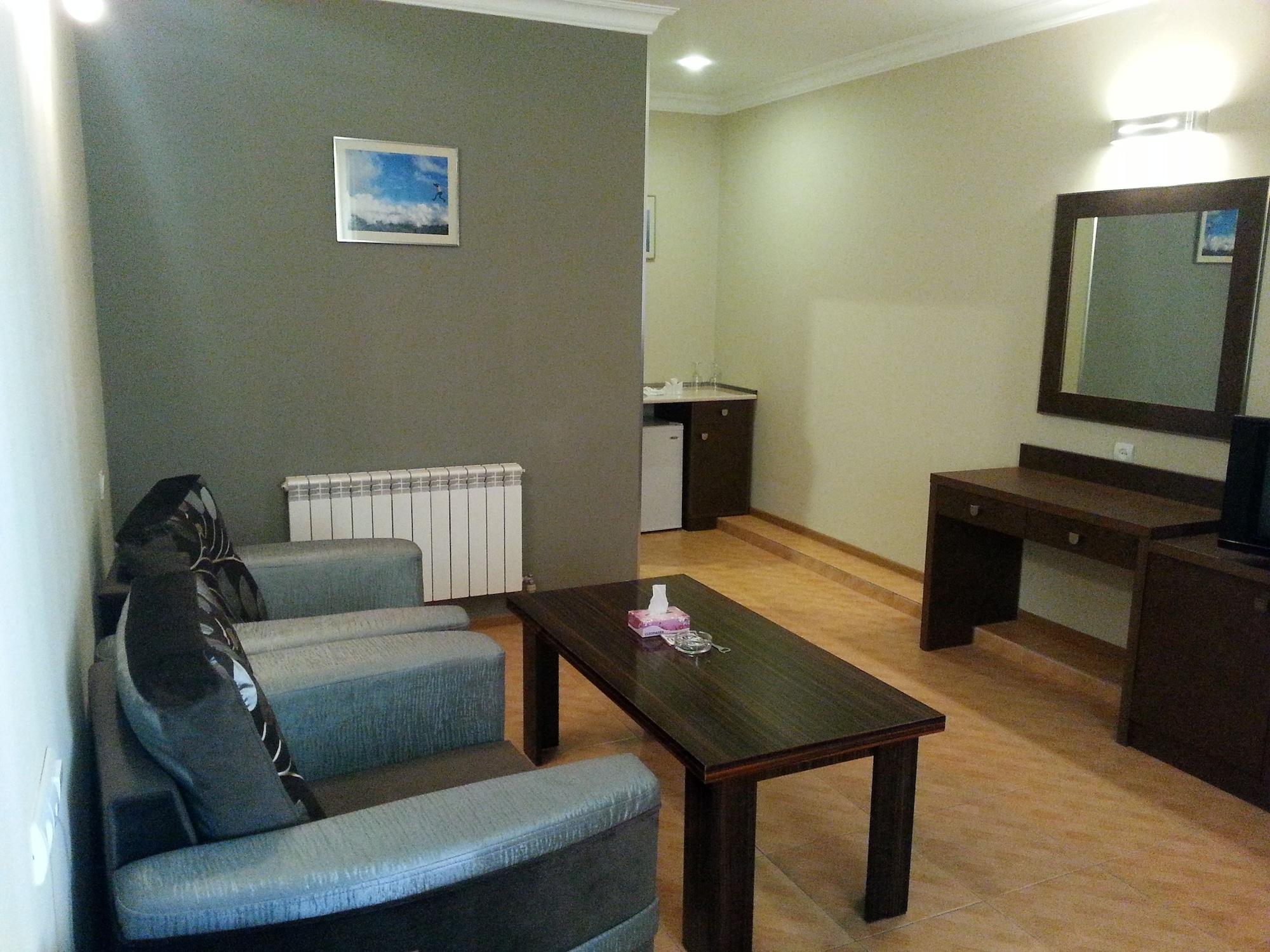 יירבאן Primer Hotel מראה חיצוני תמונה