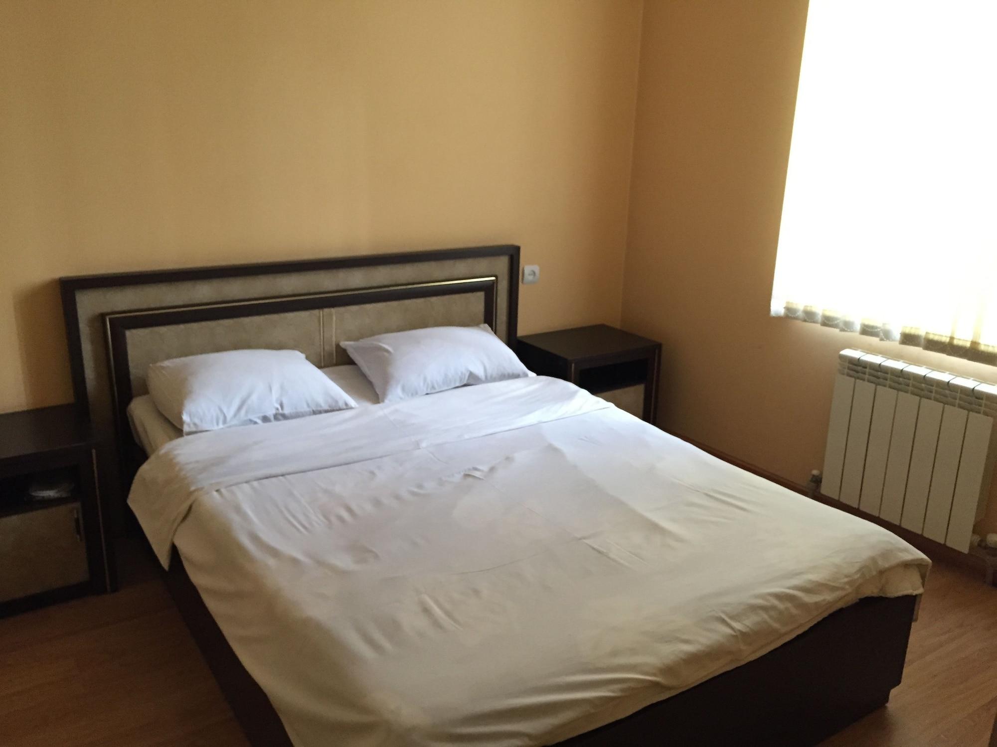 יירבאן Primer Hotel מראה חיצוני תמונה