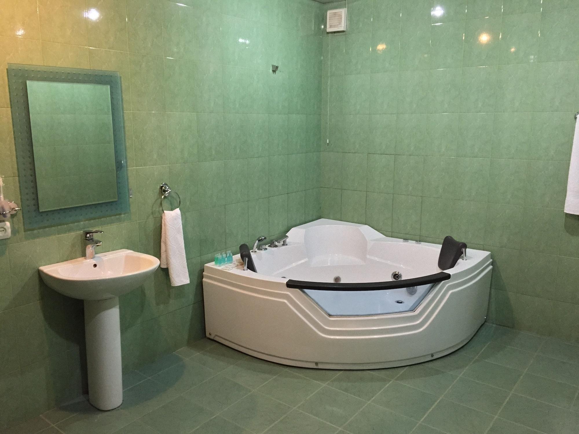 יירבאן Primer Hotel מראה חיצוני תמונה