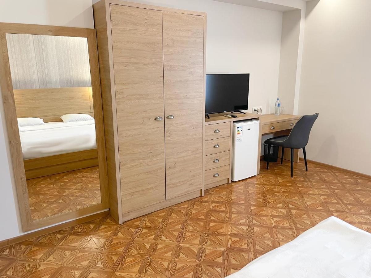 יירבאן Primer Hotel מראה חיצוני תמונה