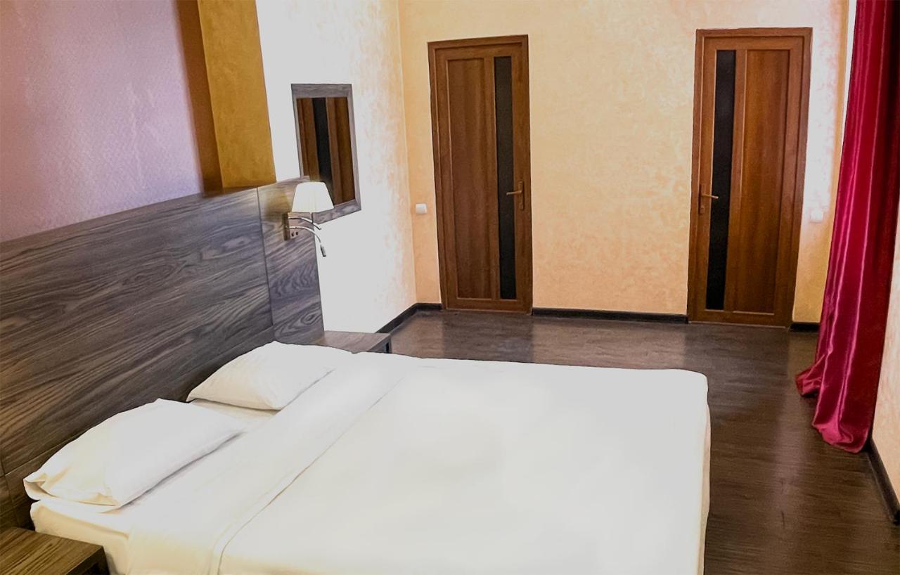 יירבאן Primer Hotel מראה חיצוני תמונה