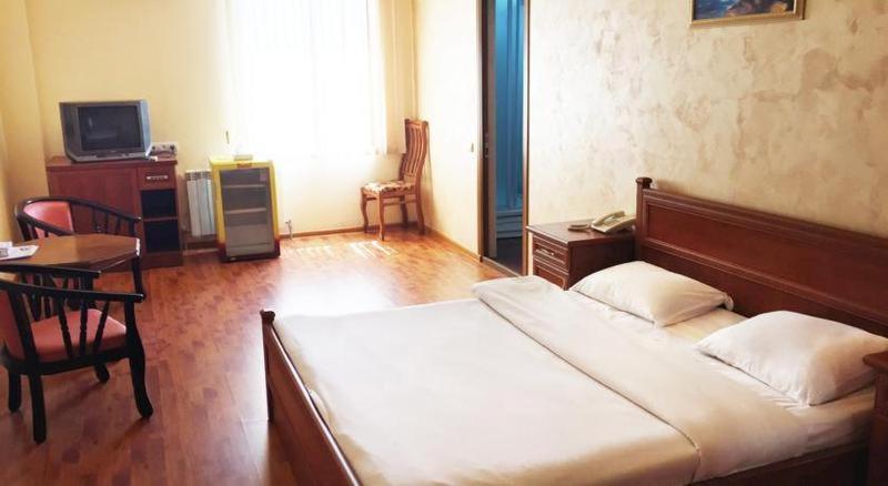 יירבאן Primer Hotel חדר תמונה