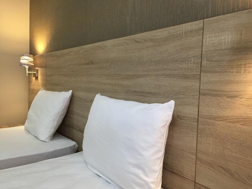 יירבאן Primer Hotel מראה חיצוני תמונה