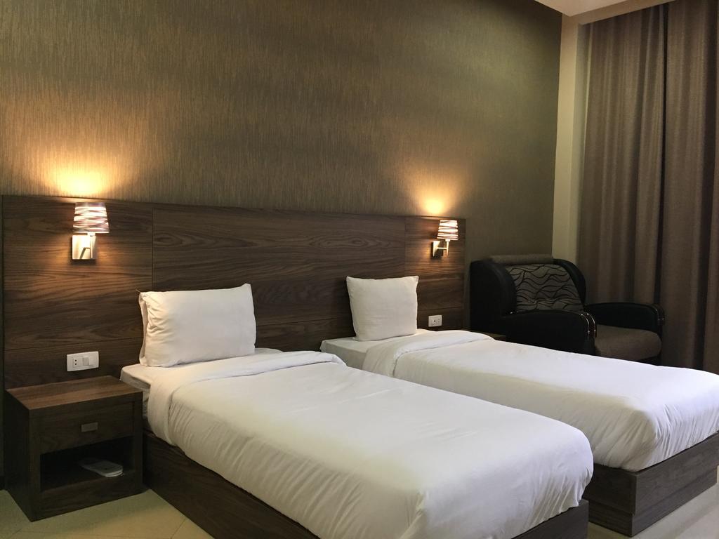 יירבאן Primer Hotel מראה חיצוני תמונה