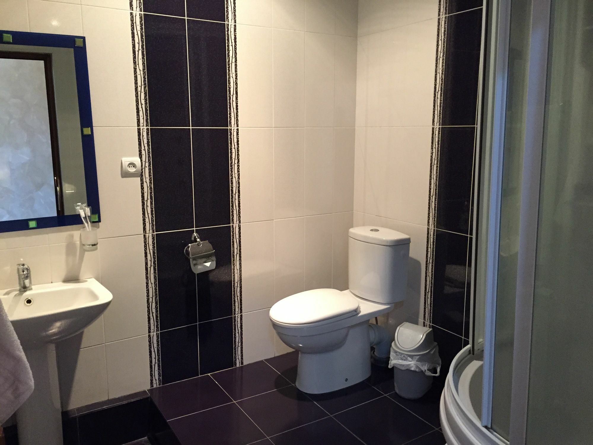 יירבאן Primer Hotel מראה חיצוני תמונה